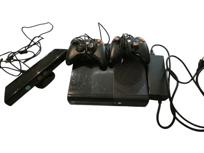 Xbox 360 Super Slim 500gb + Kinect + 2 Controles + 13 jogos originais