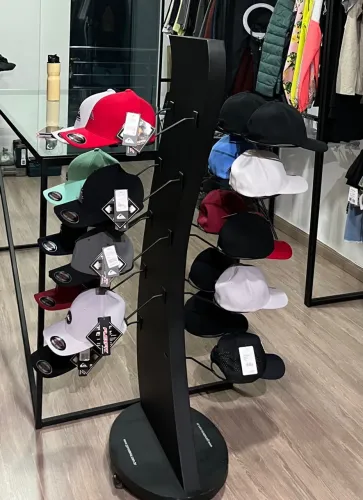 Expositor de bonés (ou acessórios)