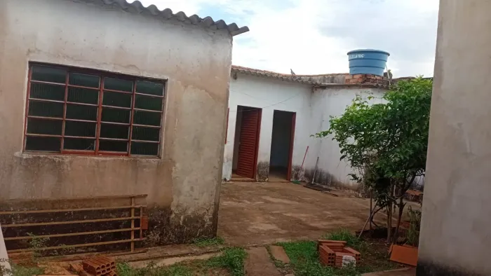 Alugar - Se CASA NO BAIRRO JARDIM CÉLIA