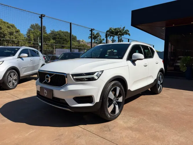 Volvo XC40 XC 40 T-4 Momentum 2.0 190cv FWD 2020