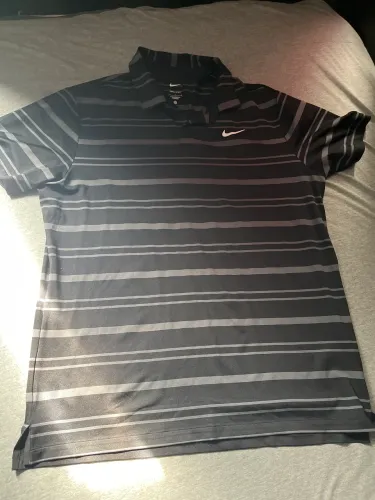 Camisa polo dry fit NIKE golf listrada 