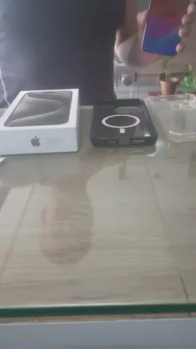 vendo celular iphone 15 pro max perfeito estado!