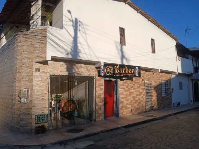 Aluga-se imovél em excelente estado, em frente ao boulevard shoping, casa.