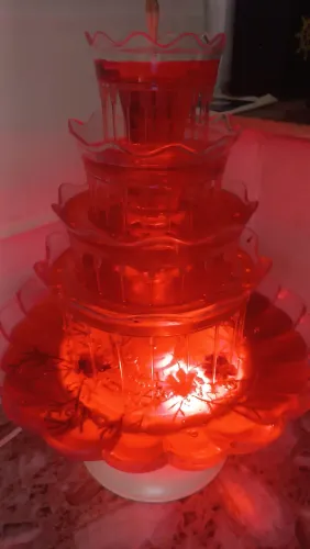 Fonte de Água de plástico e fibra de 5 andares, com luzes,ideal para eventos e festas. 