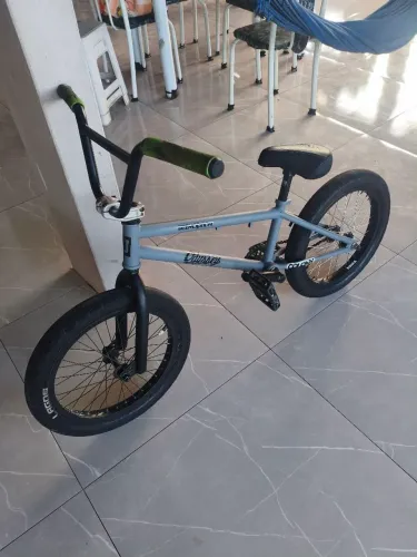 vendo bmx de manobras tamanho 18 polegadas