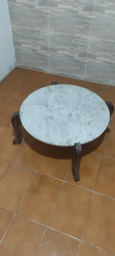 Mesa com mármore branco