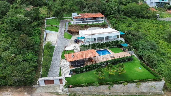 8 Suítes! Casa de Alto Padrão em Condomínio estilo Fazenda em Gravatá/PE