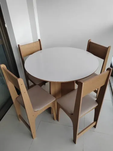 Vendo móveis sem uso :cómoda com 3 gavetões, painel TV 40 polegadas, armário suspenso e cj