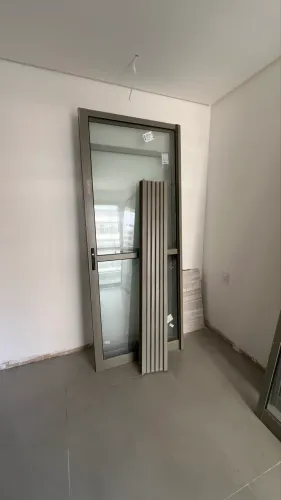 Porta de vidro com alumínio, cor bronze nova