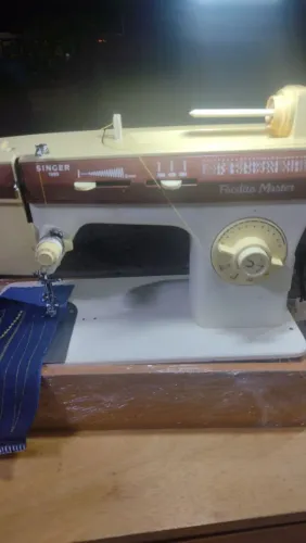 Máquina Singer facilita master Super conservada 