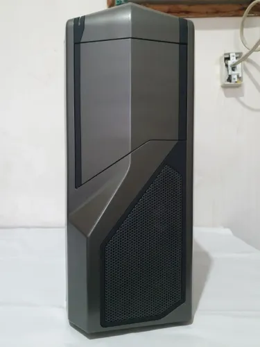 Gabinete Gamer NZXT Phantom 410, 5 cooler 120MM e Kit montagem ( tudo OK ) R$ 299,00