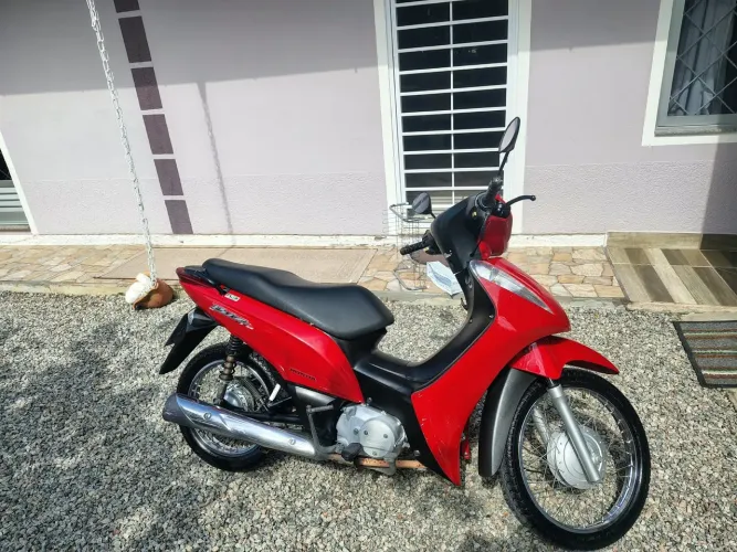 Biz 125 ES - Ano: 2011