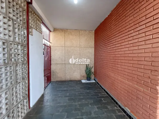Colônia disponivel para venda no bairro Novo Mundo em Uberlândia-MG