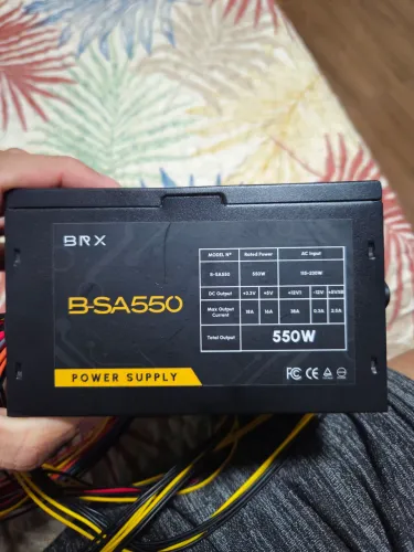 Fonte B-SA 550W (De acordo com o rótulo)