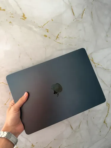 MacBook Air 13" M2 - 8GB RAM