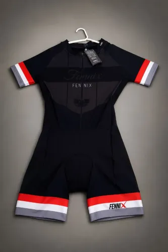 Macaquinho de ciclismo feminino.