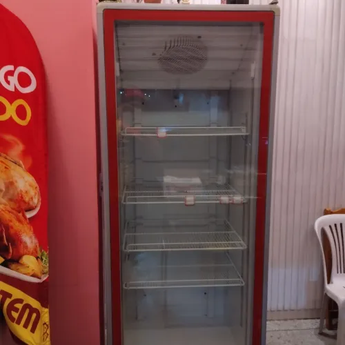 Expositor Vertical Metalfrio,.. Modelo VB43N de 378 Litros