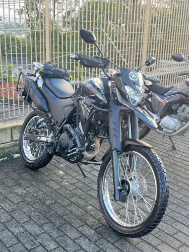 XTZ Lander 250 preta 2022