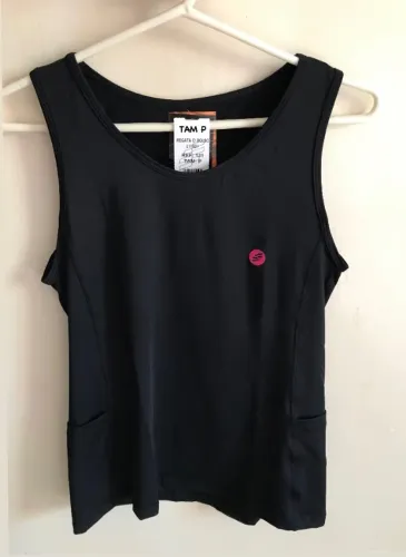 Regata feminina com bolsos tecido UV