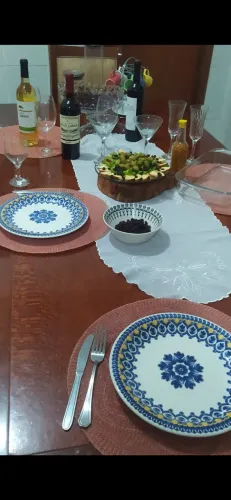 Mesa de Jantar em madeira maciça imperdível 200.00