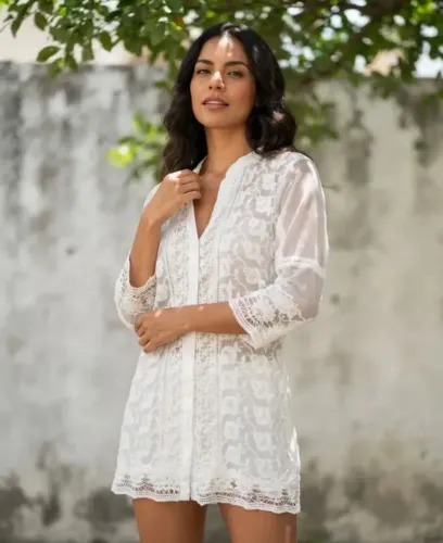 Camisa Transparente Tule C/bordados Off White. Tamanho M