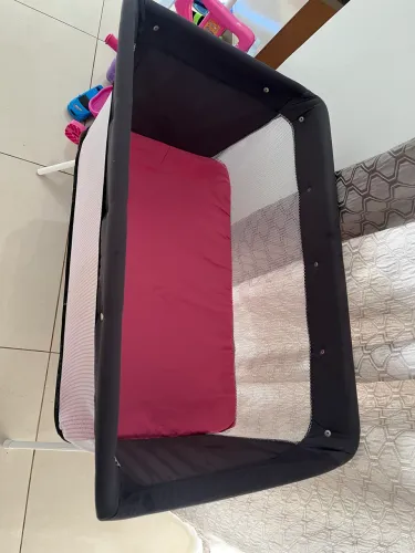 Mini berço portátil