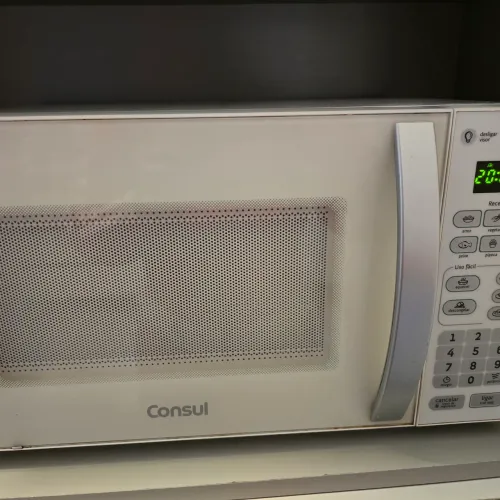 Micro-ondas semi novo