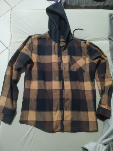 Camisa com capuz 