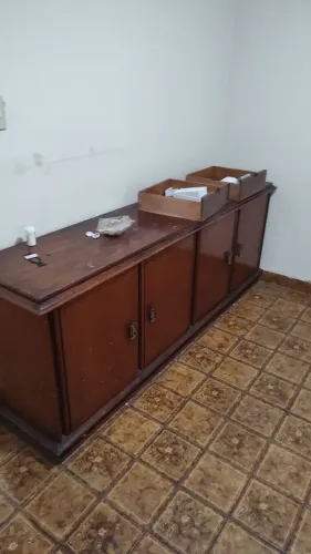 Dispensa de madeira