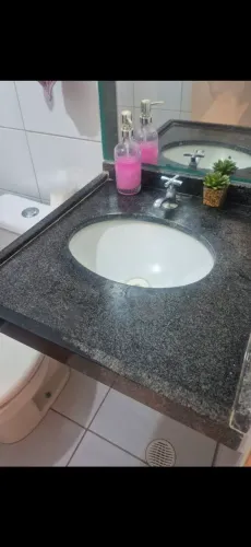 Pia para banheiro em bom estado