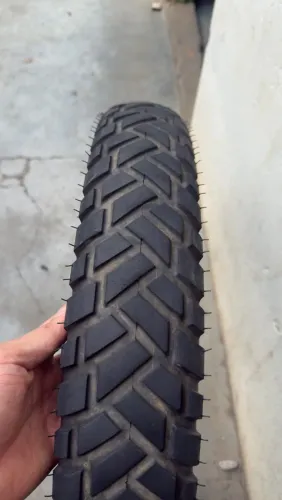 Pneu Metzeler sahara enduro 3 90/90/21 dianteiro