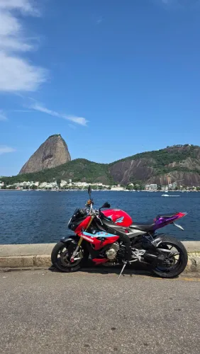 BMW S1000r