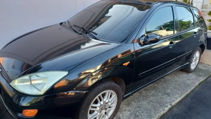 Ford Focus 1.8 16V 5P 2002