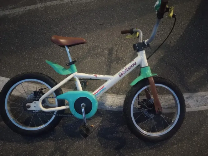 Bicicleta Btwin infantil aro 16