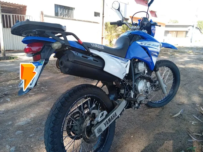 VENDO Excelente moto. <br>Xtz LANDER 250 azul 2017/2017.<br>