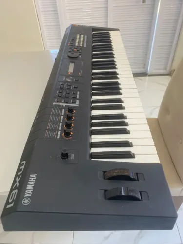 Vendo Sintetizador Yamaha MX61 V2