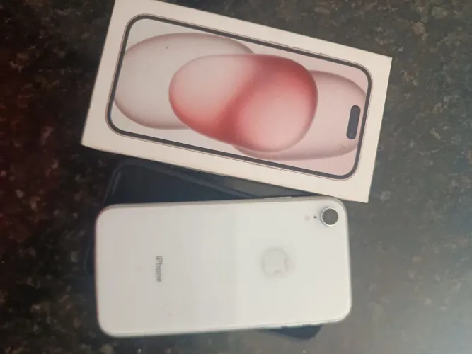 Vendo iPhone XR 64GB branco completo