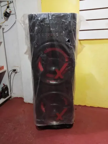 Vendo som da marca AMVOX novo
