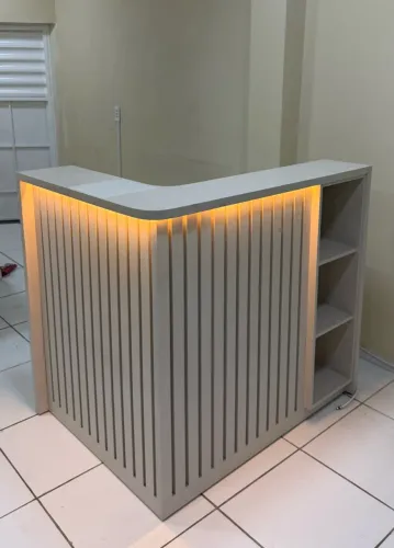 VENDE SE UM BALCÃO 100% MDF COM LED 