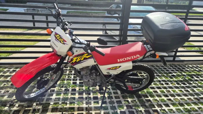 Honda XLR 125 ES pequena e valente