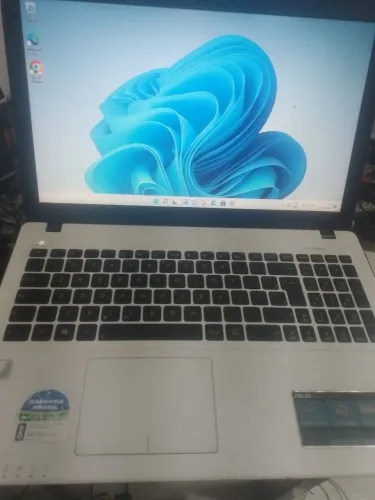 Notebook Asus i5-3317,8, hd 500, 8 gigas de memória, tela led 15.6, bateria viciada