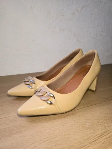 Scarpin Usaflex Verniz Bege Nº 38 - Pouco Uso