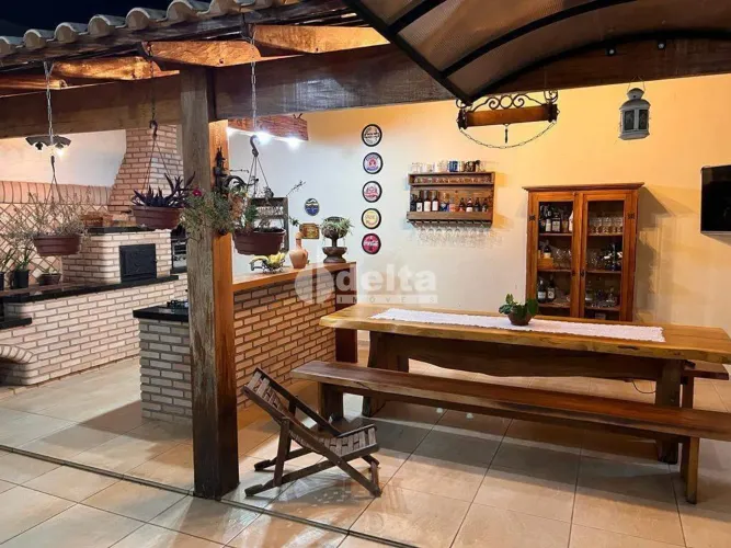 Casa disponível para venda no bairro Gravatás em Uberlândia MG