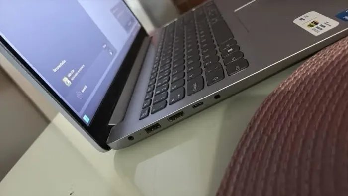 Lenovo ideapad 1 15IAU7