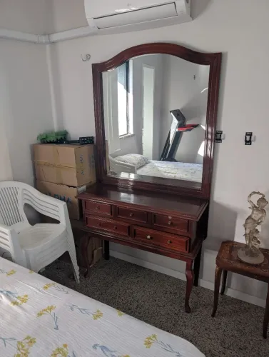 Penteadeira com espelho e 5 gavetas