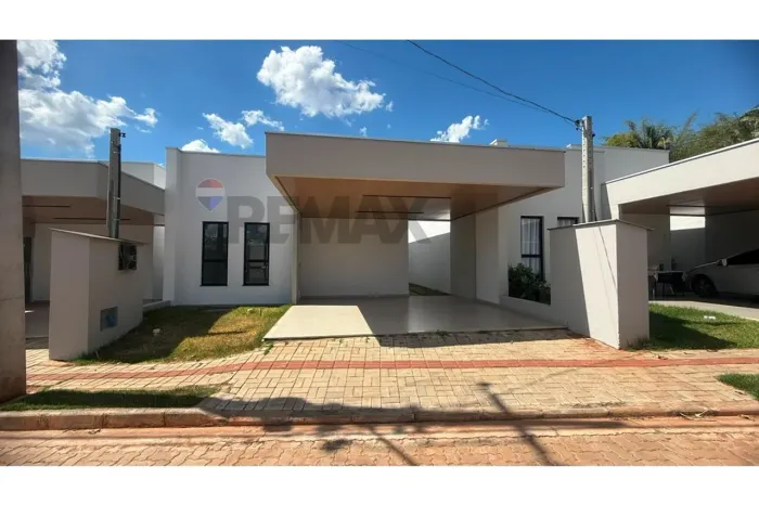 CASA A VENDA NO CONDOMINIO FECHADO - CASAS IPÊS