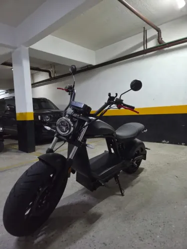 Moto estilo chopper Beegreen