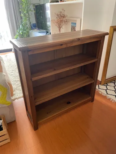 Estante em madeira amêndoa Westwing