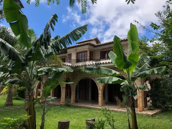 Linda casa c/ terreno de 1260 m2 na vargem Grande.