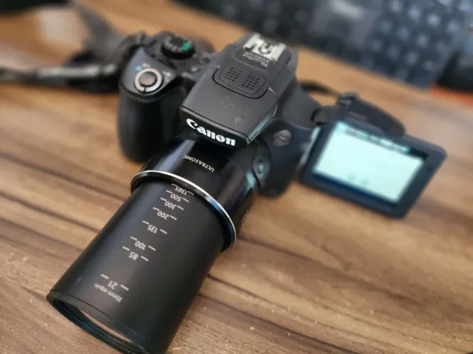 Canon sx60 hs zoom ate 130x